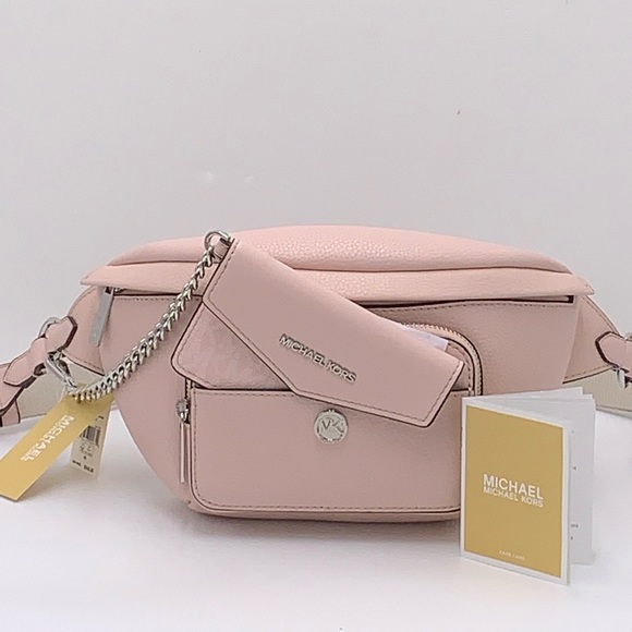 MICHAEL KORS
Maisie Large Pebbled Leather 2-in-1 Sling Pack
Lgt Powder Blush
NWT - Picture 12 of 16